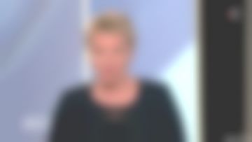 La veste marine de Elise Lucet dans Envoyé Spécial du 26/04/2018