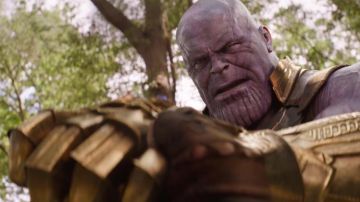 The replica of the gloves from the infinity of Thanos (Josh Brolin) in Avengers : Infinity War