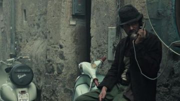 The Vespa of Cinquanta (Romain Duris) in All the money in the world