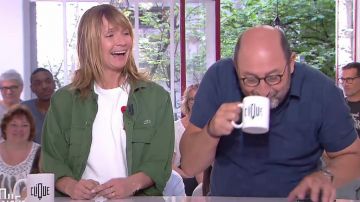 La chemise verte Lacoste portée par Axelle Laffont dans Clique Dimanche du 22/04/2018
