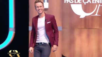 The suit jacket bordeaux Cyril Feraud in Not it between us the 27.04.18