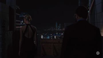 The halter dress of Dolores Abernathy (Evan Rachel Wood) in Westworld S02E02