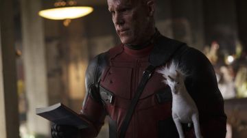 Juguete de peluche unicornio de Wade Wilson / Deadpool (Ryan Reynolds) como se ve en Deadpool