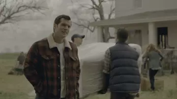 Le blouson à carreaux col sherpa Levi's de Clark Kent (Henry Cavill) dans Justice League