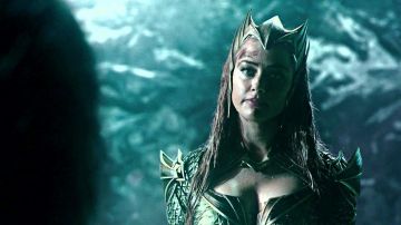 Réplica de la corona dorada de Mera (Amber Heard) como se ve en Liga de la Justicia
