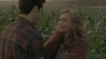 Clark Kent's (Henry Cavill) plaid shirt as seen in Justice League