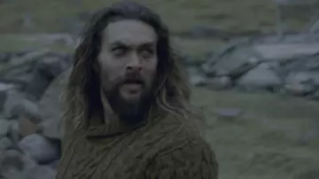 Arthur Curry aka Aquaman's (Jason Momoa) olive knit sweater as seen in Justice League