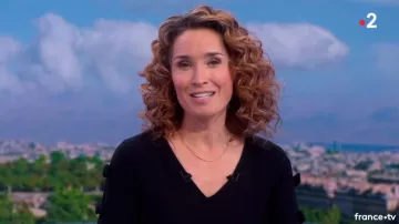 The black Dress at the nodes of Marie-Sophie Lacarrau in The journal de 13H de France 2 30/04/2018
