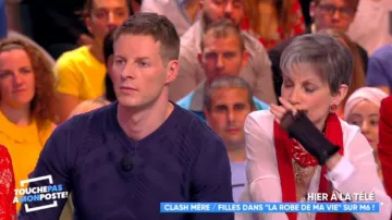 The sweater marine Mathieu Delormeau in #TPMP't Touch my post of the 02/05/2018