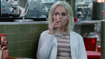 Camiseta a rayas de Liv Moore (Rose McIver) James Perse en iZombie S04E02