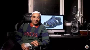 Le polo Guess de Mister V dans la video Faire un album la suite
