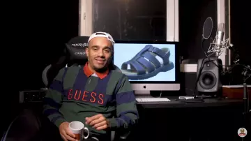 Le polo Guess de Mister V dans la video Faire un album la suite