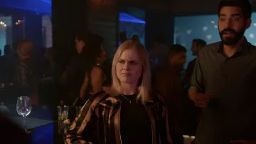 Liv Moore (Rose McIver) Phillip Striped Satin Bomber 3.1 en iZombie S04E07