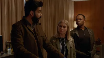 Chaqueta caqui bordada de Liv Moore (Rose McIver) en iZombie S04E07
