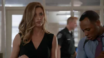 La cima Bcbgmaxazria de Peyton Charles (Aly Michalka) en iZombie S04E05
