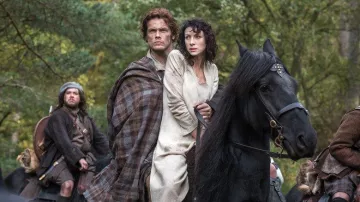 The plaid plaid scottish Jamie Fraser (Sam Heughan) in Outlander S01E01