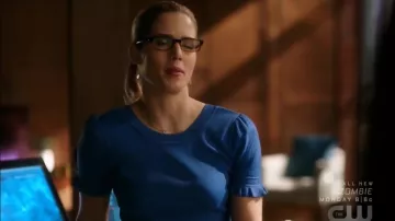 El top de Sandro a juego con la falda de Félicity Smoak (Emily Bett Rickards) en Arrow S06E19