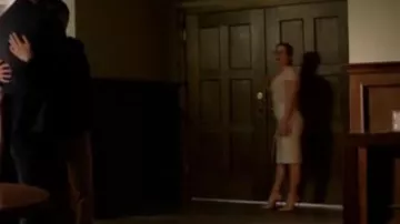 Los zapatos Louboutin de Félicity Smoak (Emily Bett Rickards) en Arrow S06E21