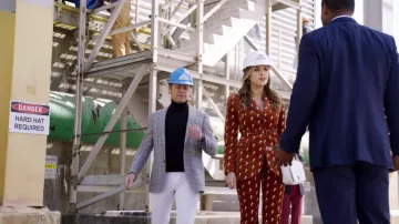 Fallon Carrington 's (Elizabeth Gillies) Chloé Horse Printed Velvet Pants in Dynasty S01E21