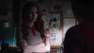 Cheryl Fleur (Madelaine Petsch pull de chez Urban Outfitters comme on le voit dans Riverdale 2x20
