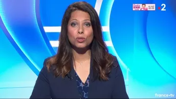 The jacket Comptoir des Cotonniers Myriam Seurat in the emission Motus on may 4, 2018