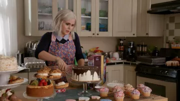 J. Crew Collier Tippi Chandail porté par Liv Moore (Rose McIver) comme on le voit dans iZombie S04E04