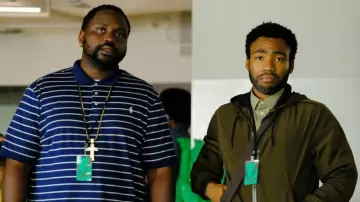 Le polo rayé bleu marine Ralph Lauren de Alfred Miles / Paper Boi (Brian Tyree Henry) dans Atlanta S02E02