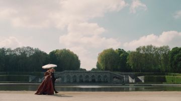 Les grottes dans les jardins du Château de Vaux le Vicomte dans Versailles S03E01