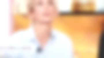 La camisa azul con finas rayas y pequeños bordados oscuros del invitado de cà vous del sábado 5 de mayo de 2018