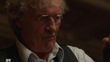 Eyeglasses hexagonal Joseph Peach (Rutger Hauer) in Channel Zero : Butcher's Block S03E03