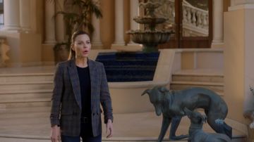 The blazer Veronica Beard of Chloe Decker (Lauren German) in Lucifer S03E20