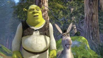 La Replique En Peluche Du Bebe Dragon Ane Dans Le Film D Animation Shrek Spotern