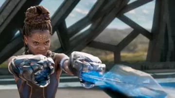 The replica of the fists in Vibranium Shuri (Letitia Wright) in Black Panther