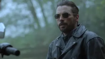 The sunglasses Original Pilot American Optical FP Jones (Skeet Ulrich) in Riverdale S02E08
