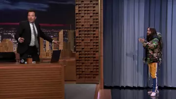 Le pantalon de survêtement Fear Of God X Complexcon de Jared Leto dans The Tonight Show Starring Jimmy Fallon