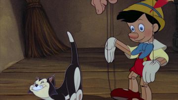 La réplica del títere de Pinocho en la caricatura Pinocho