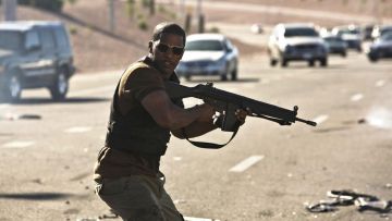 Sunglasses Michael Kors special agent Ronald Fleury (Jamie Foxx) in The Kingdom