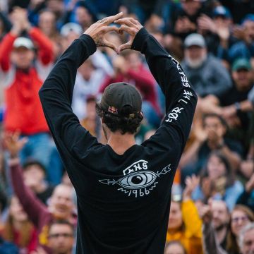 La camiseta negra de manga larga Vans de Matthias Dandois en Instagram