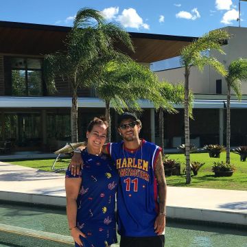 The jersey of the Harlem Globetrotters #11 Neymar on his account Instagram