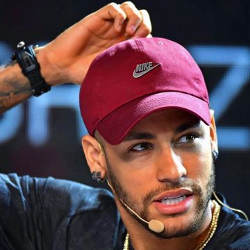 The cap bordeaux Nike Neymar on his account Instagram