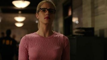 Le top rose Topshop de Felicity Smoak (Emily Bett Rickards) dans Arrow S06E23
