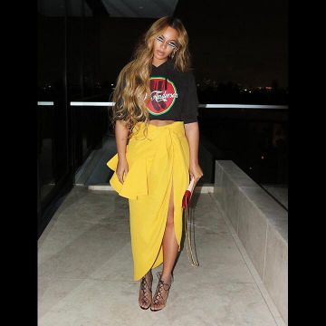 The clutch CELINE red-and-beige of Beyoncé on his account Instagram