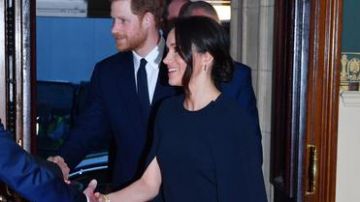 La robe cape Stella McCartney portée par Meghan Markles pour le 92ème anniersaires de La Reine