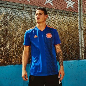 The jersey Adidas official Team Colombia for the World Cup 2018 worn by James Rodriguez on Instagram