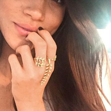 El doble anillo de Meghan Markle en una foto de Instagram de mayo de 2015