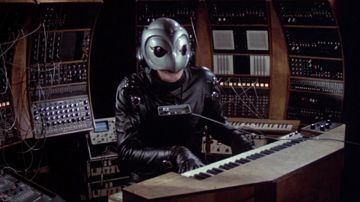The mask of Winslow Leach (William Finley) in Phantom of the paradise