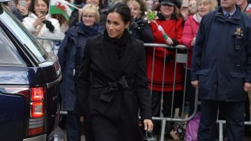 Le manteau noir Stella McCartney porté par Meghan Markle lors de sa visite du Pays de Galles