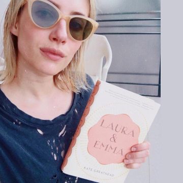 Laura et Emma du livre de Kate Greathead de Emma Roberts, comme on le voit sur Instagram