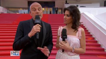 El top y pantalón alexis Mabille de Laurie Cholewa en Les marches de Canal del 09/05/2018