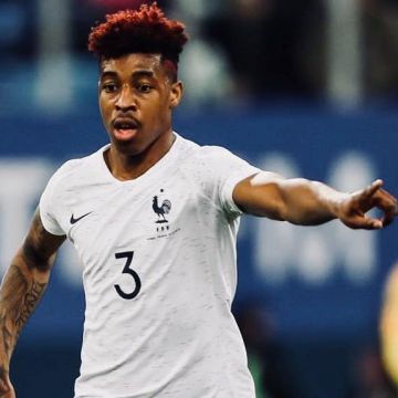 Le maillot Nike officiel extérieur de l'Équipe de France pour la Coupe du Monde 2018 porté par Presnel Kimpembe sur Instagram